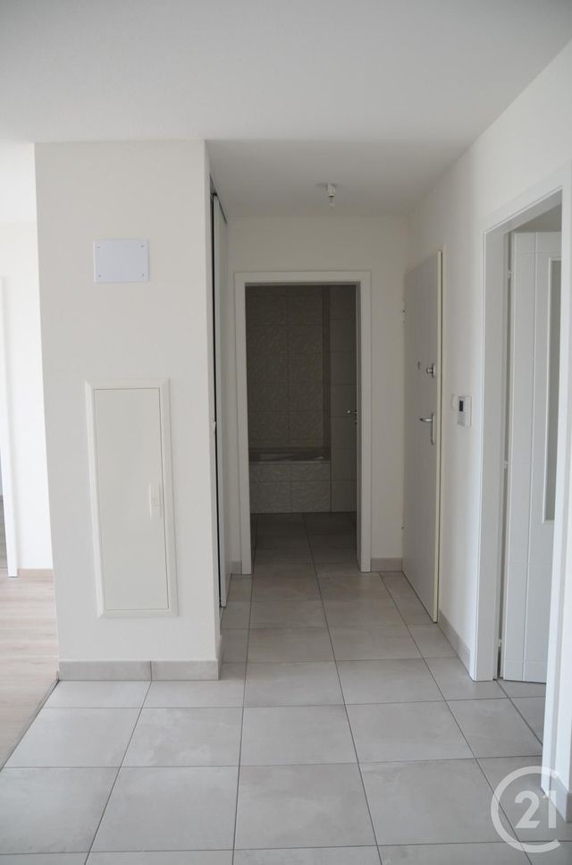 Appartement F3 à louer - 3 pièces - 65.11 m2 - ENTZHEIM - 67 - ALSACE - Century 21 Les Victoires