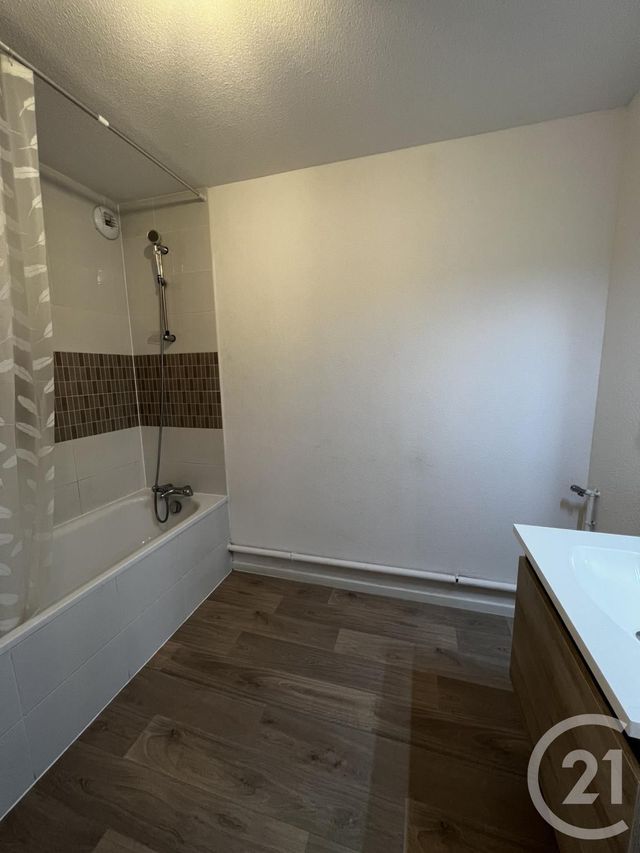 Appartement F4 à louer - 4 pièces - 78.93 m2 - LINGOLSHEIM - 67 - ALSACE - Century 21 Les Victoires