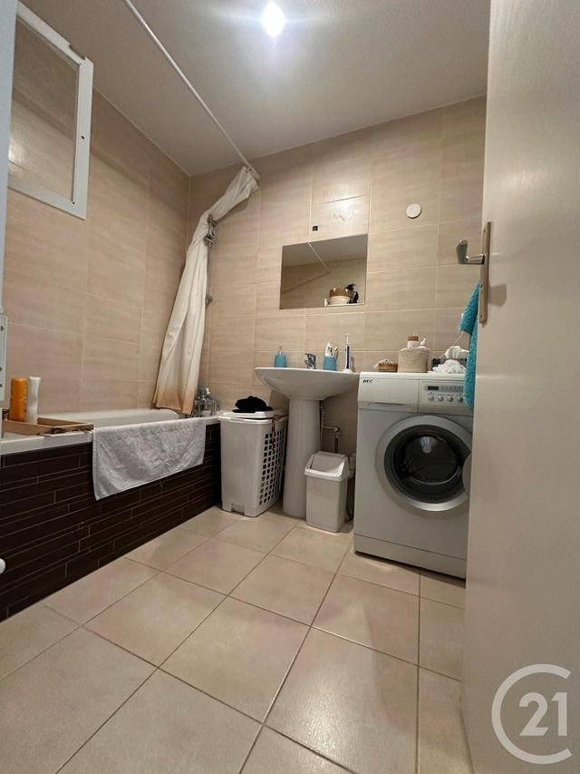 Appartement F3 à louer - 3 pièces - 69.57 m2 - ILLKIRCH GRAFFENSTADEN - 67 - ALSACE - Century 21 Les Victoires