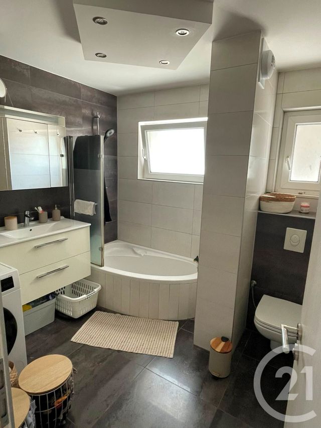 Appartement F4 à louer - 4 pièces - 78.89 m2 - ERSTEIN - 67 - ALSACE - Century 21 Les Victoires